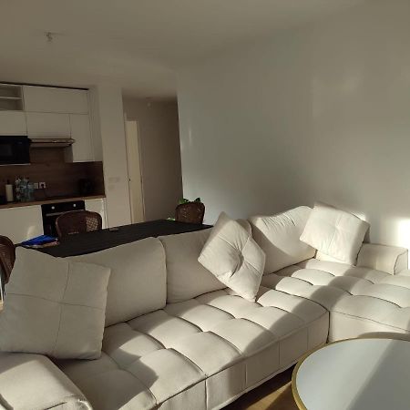 Chambre Privee Dans Un Nouvel Appartement Partage Pres De Paris Avec Parking Gratuit Chevilly-Larue Bagian luar foto